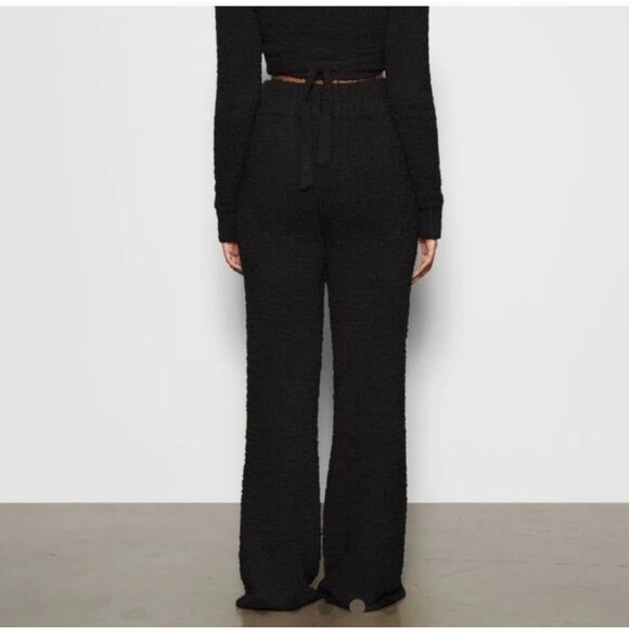 Skims Cozy Knit Fuzzy Pants in ONYX - Picture 4 of 9